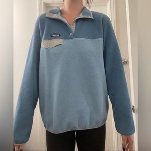 Patagonia sweater/ women size M/L blue / lightweight